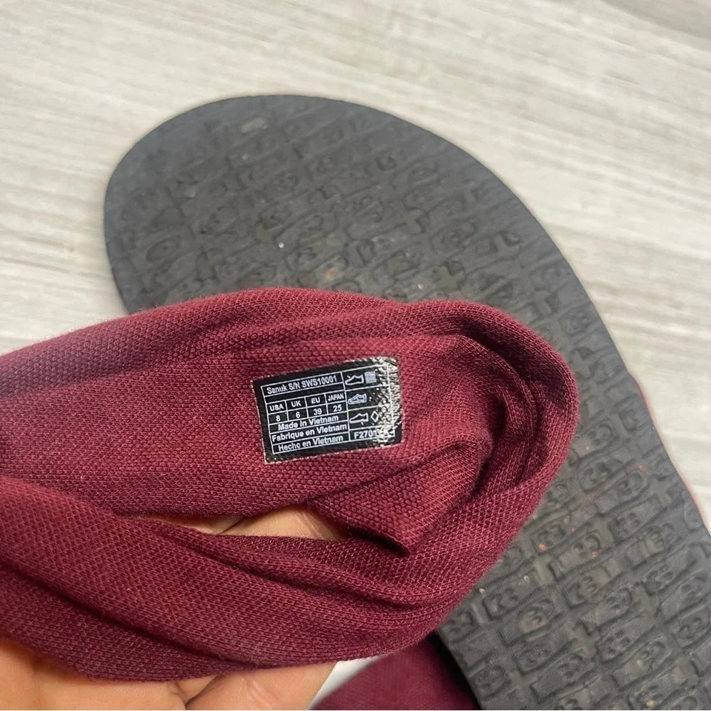 Sanuk maroon dark